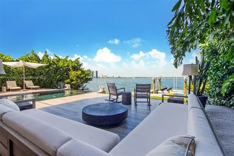 1379 N Venetian Way Miami FL 33139