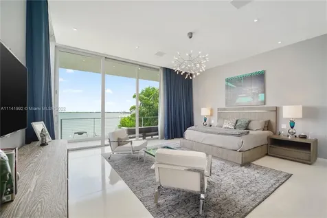 1379 N Venetian Way Miami FL 33139