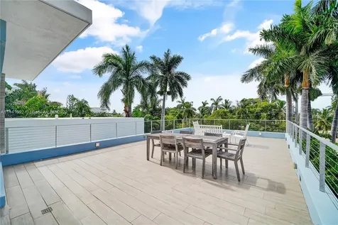1379 N Venetian Way Miami FL 33139