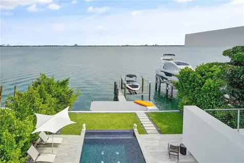 1379 N Venetian Way Miami FL 33139