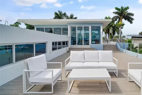 1379 N Venetian Way Miami FL 33139
