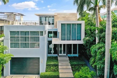 1379 N Venetian Way Miami FL 33139