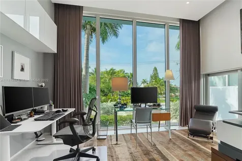 1379 N Venetian Way Miami FL 33139