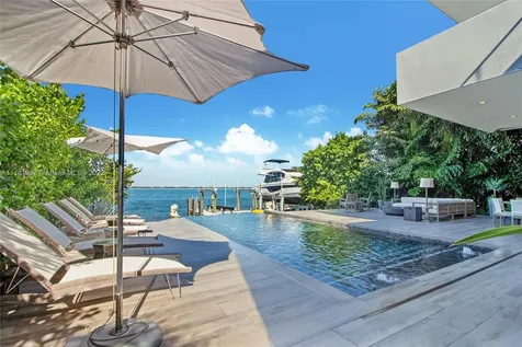 1379 N Venetian Way Miami FL 33139