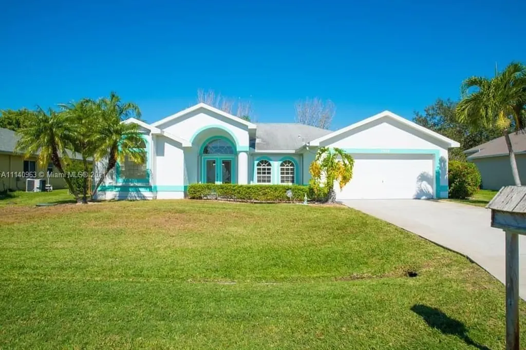 2974 SE Buccaneer Circle Port St. Lucie FL 34952