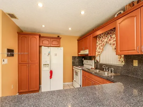 6084 SW 133rd Place Miami FL 33183