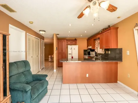 6084 SW 133rd Place Miami FL 33183
