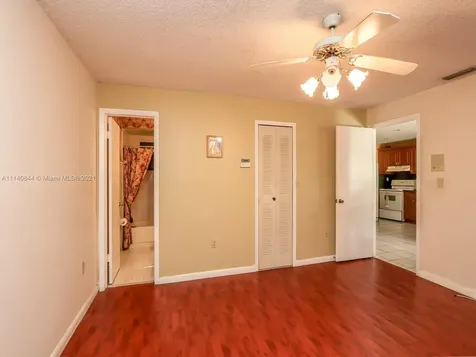 6084 SW 133rd Place Miami FL 33183