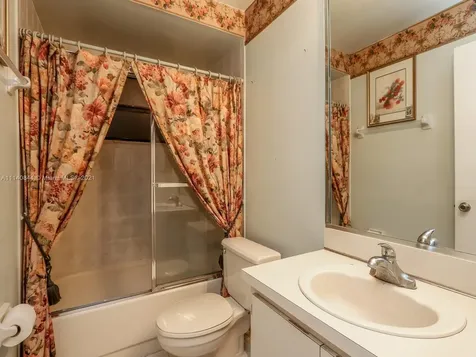 6084 SW 133rd Place Miami FL 33183