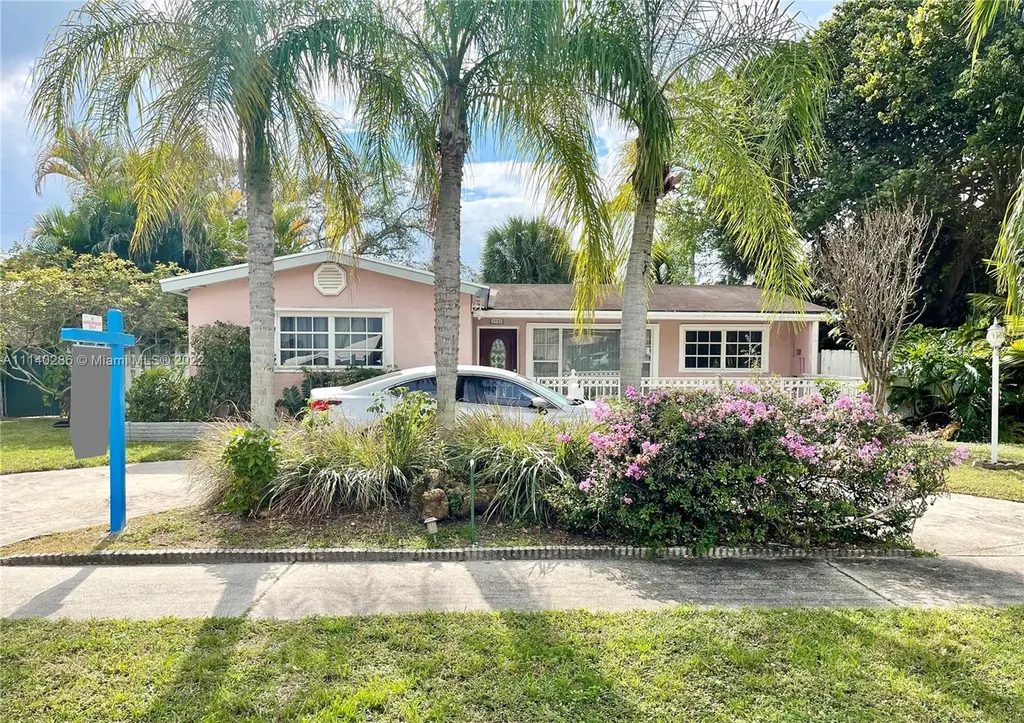 3908 Roosevelt Street Hollywood FL 33021