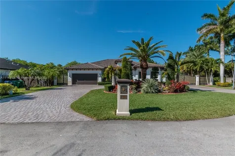 18960 SW 82nd Court Cutler Bay FL 33157