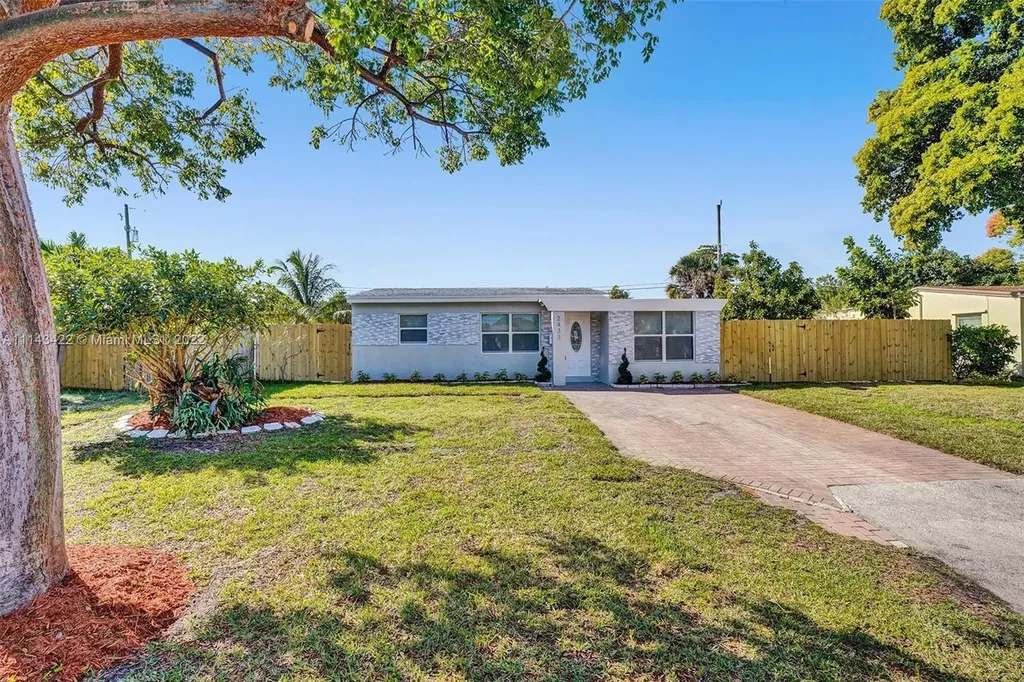 2433 NE 13th Terrace Pompano Beach FL 33064