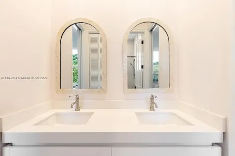 5770 SW 114th Terrace Pinecrest FL 33156
