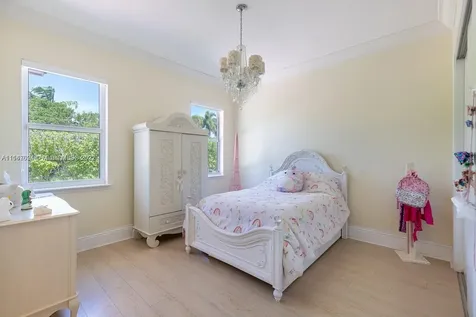 5770 SW 114th Terrace Pinecrest FL 33156