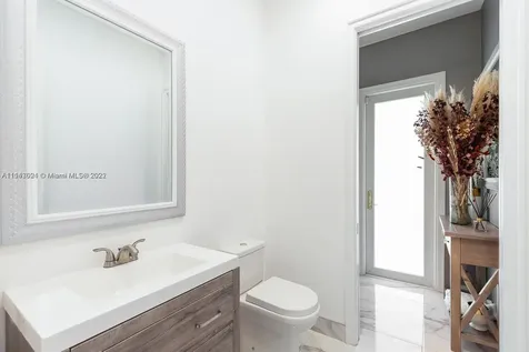 5770 SW 114th Terrace Pinecrest FL 33156