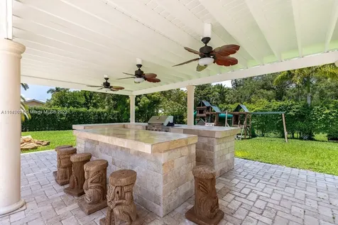 5770 SW 114th Terrace Pinecrest FL 33156