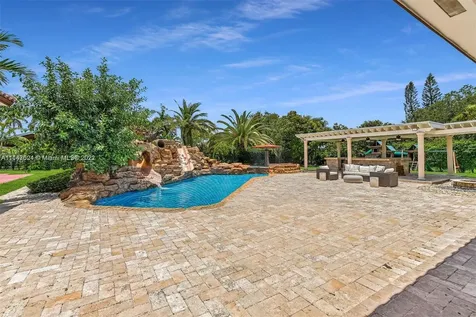 5770 SW 114th Terrace Pinecrest FL 33156