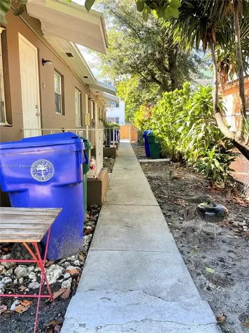 635 SW 16th Avenue Miami FL 33135