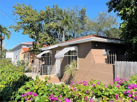 635 SW 16th Avenue Miami FL 33135