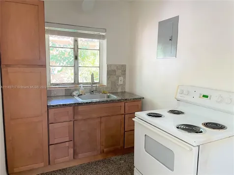 635 SW 16th Avenue Miami FL 33135