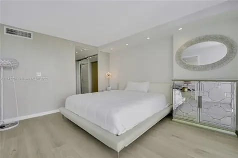 400 S Pointe Drive Miami Beach FL 33139