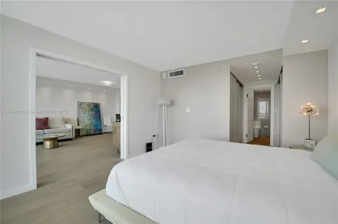 400 S Pointe Drive Miami Beach FL 33139