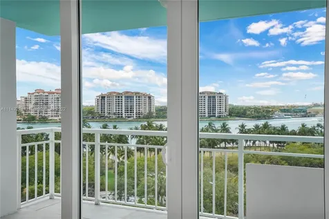 400 S Pointe Drive Miami Beach FL 33139