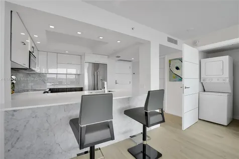 400 S Pointe Drive Miami Beach FL 33139