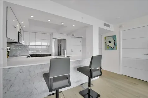 400 S Pointe Drive Miami Beach FL 33139