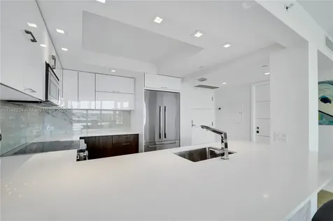400 S Pointe Drive Miami Beach FL 33139
