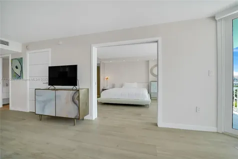 400 S Pointe Drive Miami Beach FL 33139