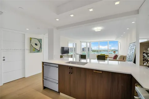 400 S Pointe Drive Miami Beach FL 33139