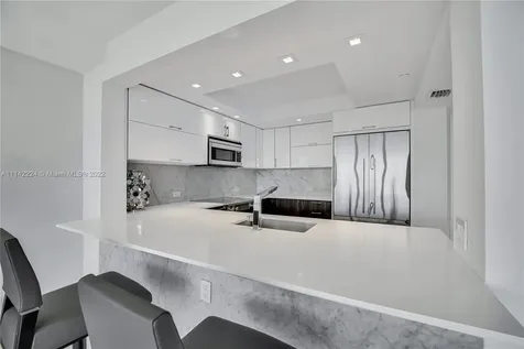 400 S Pointe Drive Miami Beach FL 33139