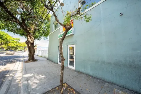 1525 NW 3rd Avenue Miami FL 33136