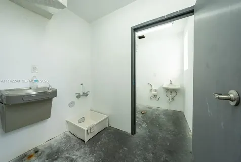 1525 NW 3rd Avenue Miami FL 33136