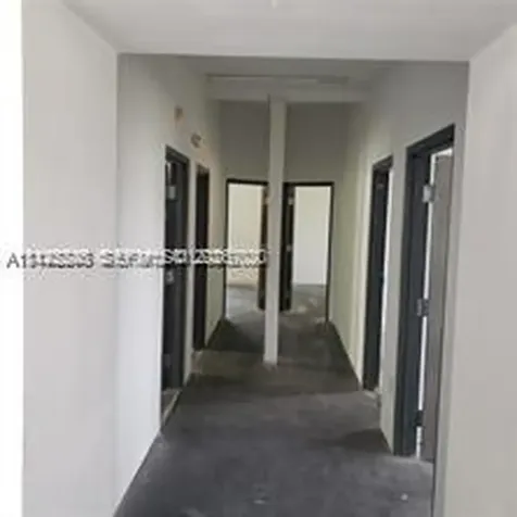 1525 NW 3rd Avenue Miami FL 33136