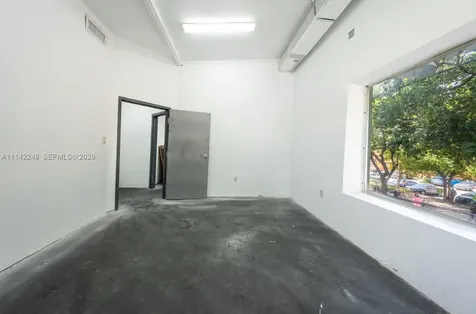 1525 NW 3rd Avenue Miami FL 33136