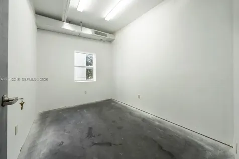 1525 NW 3rd Avenue Miami FL 33136