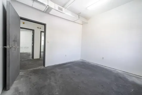 1525 NW 3rd Avenue Miami FL 33136