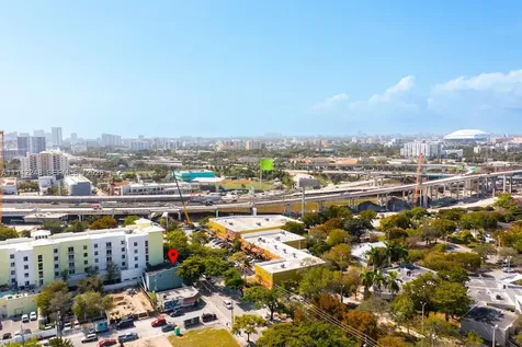 1525 NW 3rd Avenue Miami FL 33136