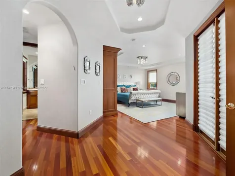194 Park Drive Bal Harbour FL 33154