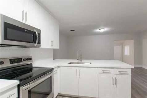 1421 NW 70th Street Miami FL 33147