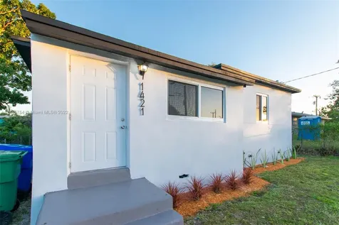1421 NW 70th Street Miami FL 33147