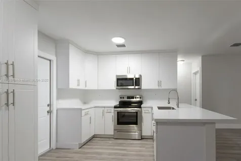 1421 NW 70th Street Miami FL 33147