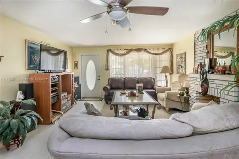 1235 Buchanan Street Hollywood FL 33019