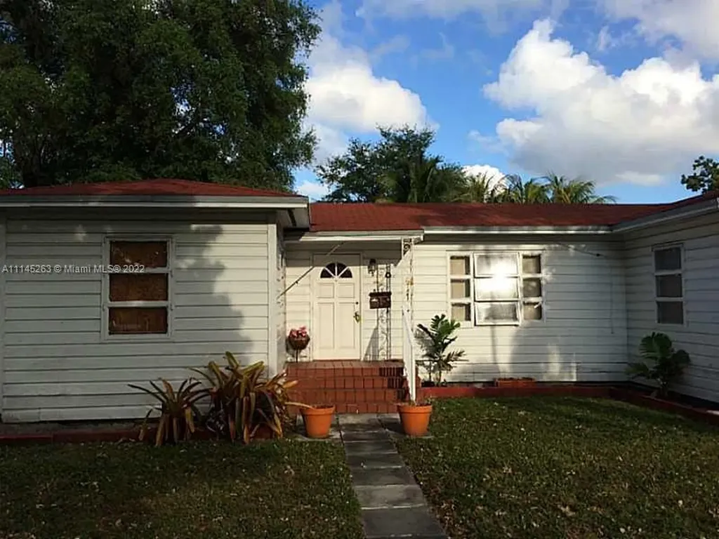 809 NW 21st Court Miami FL 33125