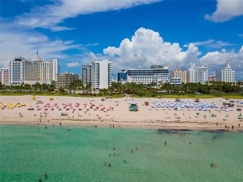 100 Lincoln Road Miami Beach FL 33139