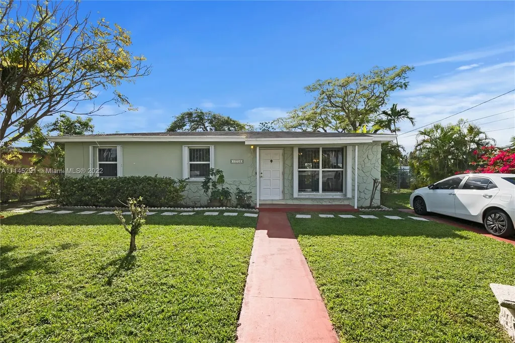 10706 SW 44th Street Miami FL 33165