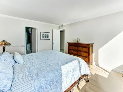 7135 Collins Avenue Miami Beach FL 33141