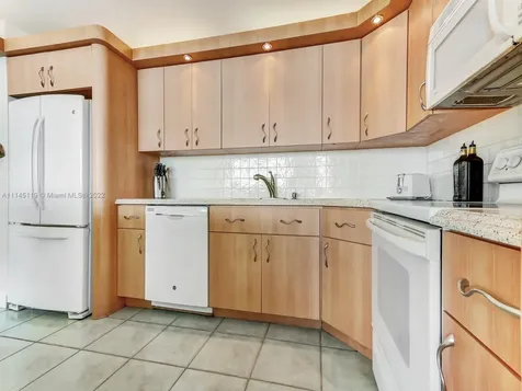 7135 Collins Avenue Miami Beach FL 33141